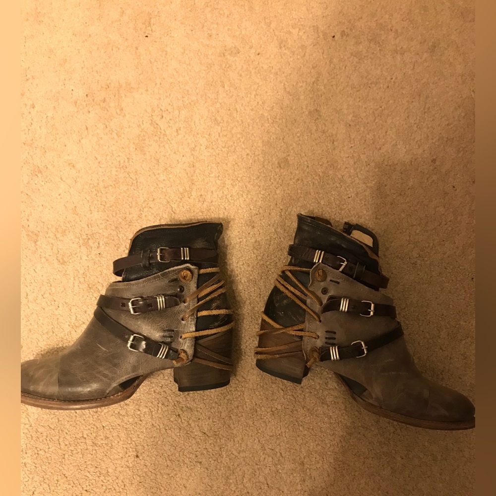 FreeBird boots size 8